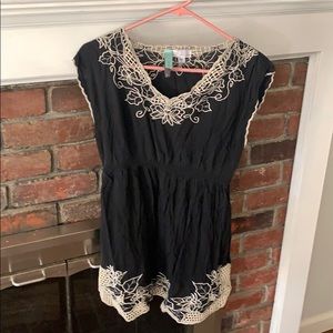 A pea in the pod maternity top